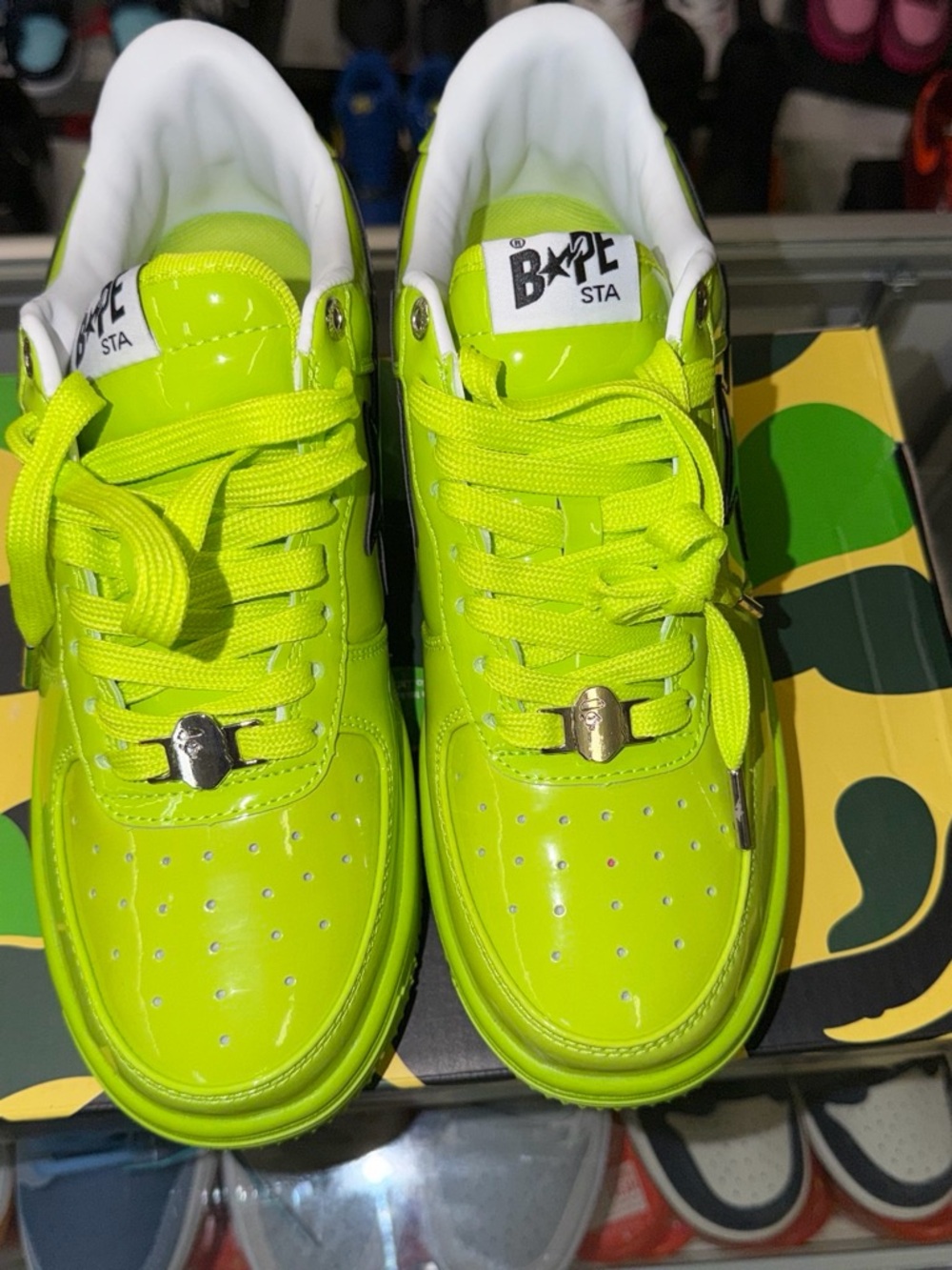 BAPE Neon Green Lightning Star Low-Top Sneakers - Picture 6 of 8